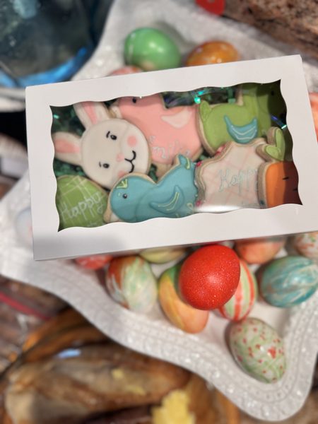 Basic Box (Default): not individually wrapped, no ribbon on the box. (not a shipping option)