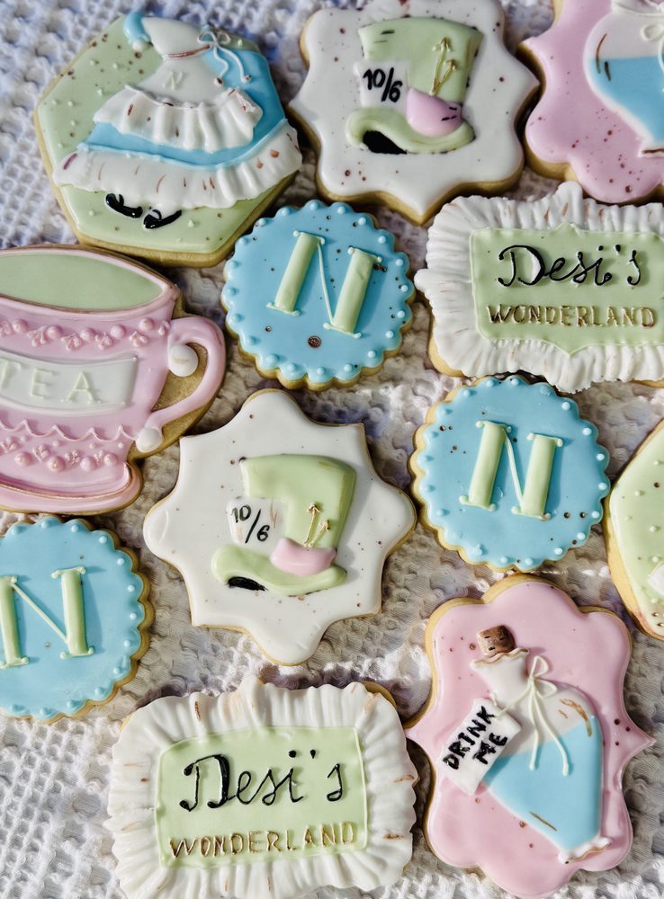 Alice in Wonderland cookie set
