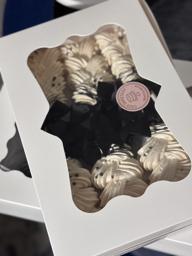 Custom Black&White Bow Bridal Sweets Collection