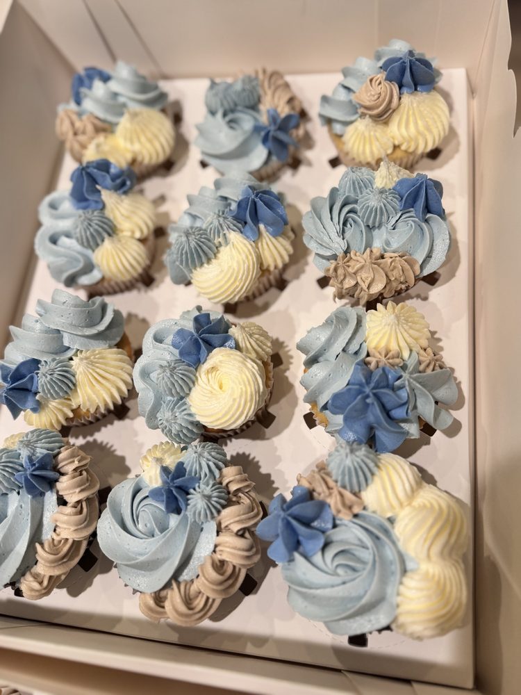 Decorative Swirl Cupcakes