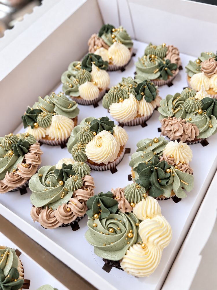 Decorative Swirl Cupcakes