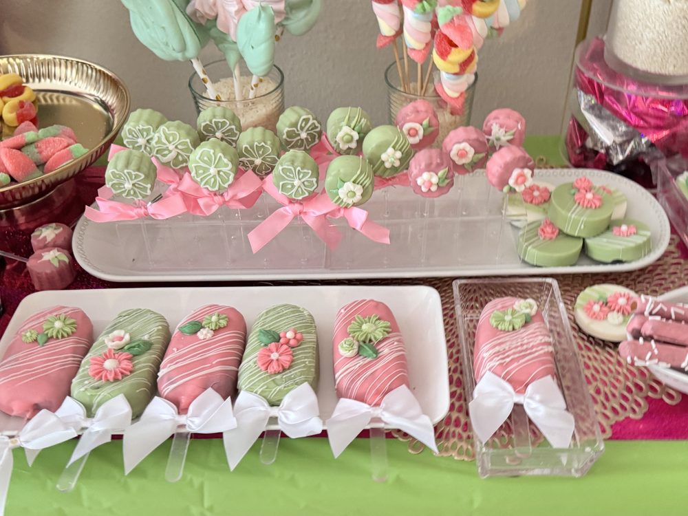 Tropical Hibiscus Bliss Party