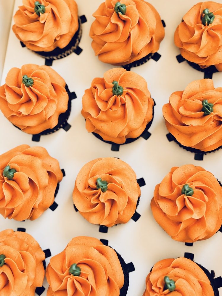 Pumpkin Patch Thanksgiving or Halloween Cupcakes